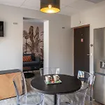 Smart 97 Apartahotel 4*